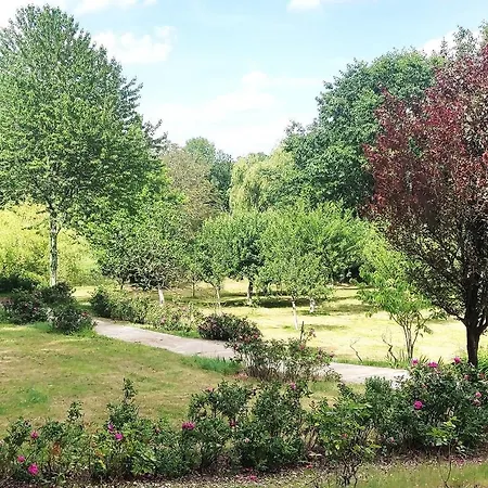 Logement Dans Belle Propriete Avec Piscine Et Parc 別荘 *